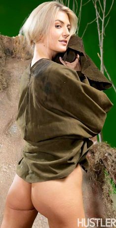 Hot blonde Amanda Tate strips off her medieval cosplay outfit